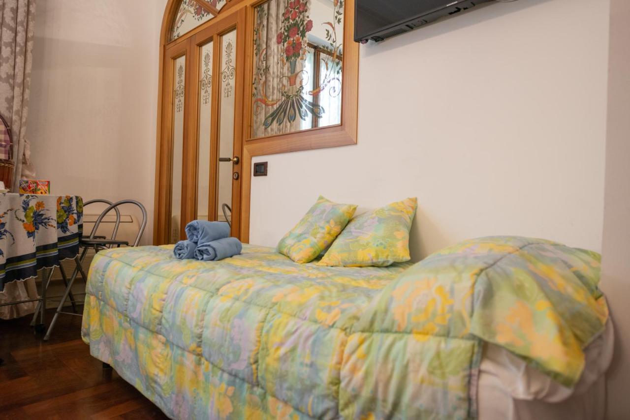B&B Family First Capriate San Gervasio Eksteriør bilde